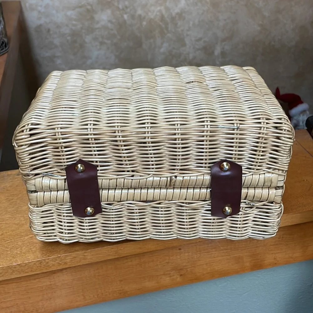 Vintage Straw Basket Handbag - Picture 12 of 16